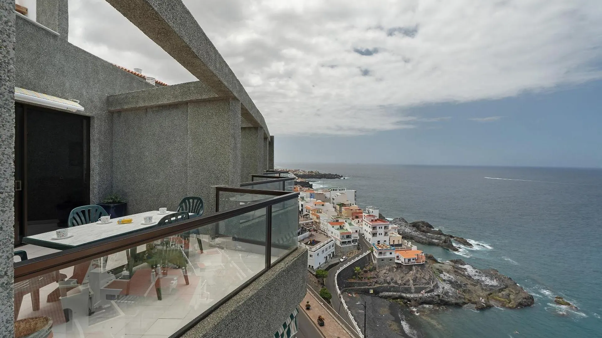 Al Mar Los Gigantes Puerto de Santiago  Puerto de Santiago (Tenerife)