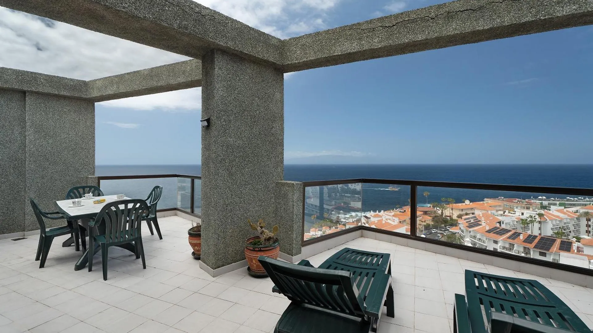 Apartment Al Mar Los Gigantes Puerto de Santiago  Spain